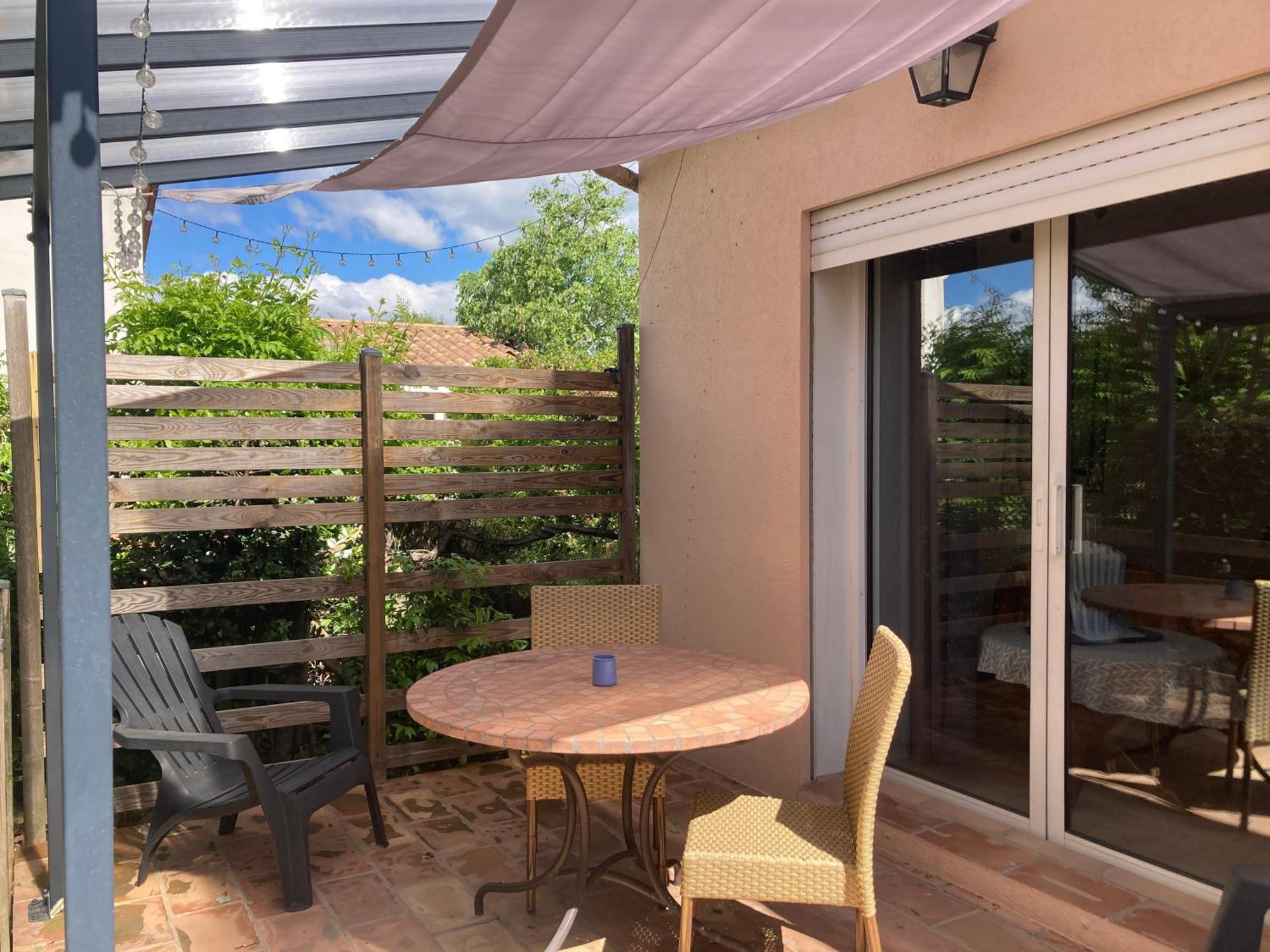 Les Bougainvillees De Camargue Villetelle Habitación foto