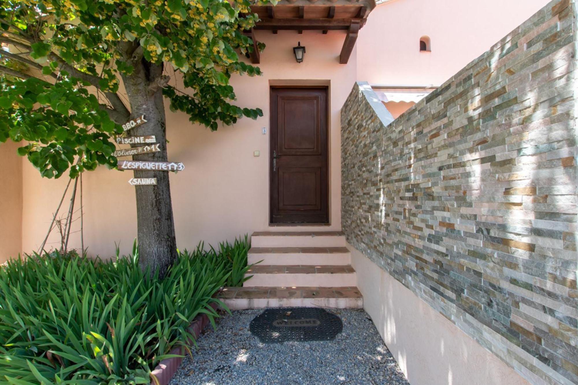 Les Bougainvillees De Camargue Villetelle Habitación foto